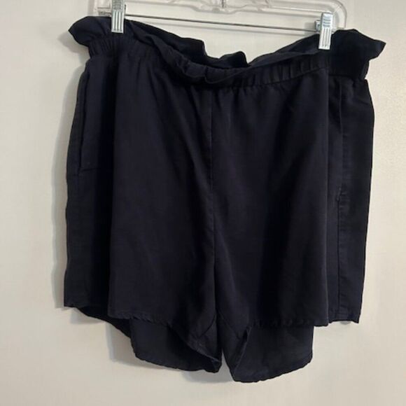 H & M Navy Blue 100% Lyocell pull on shorts, size 16 - Picture 1 of 4